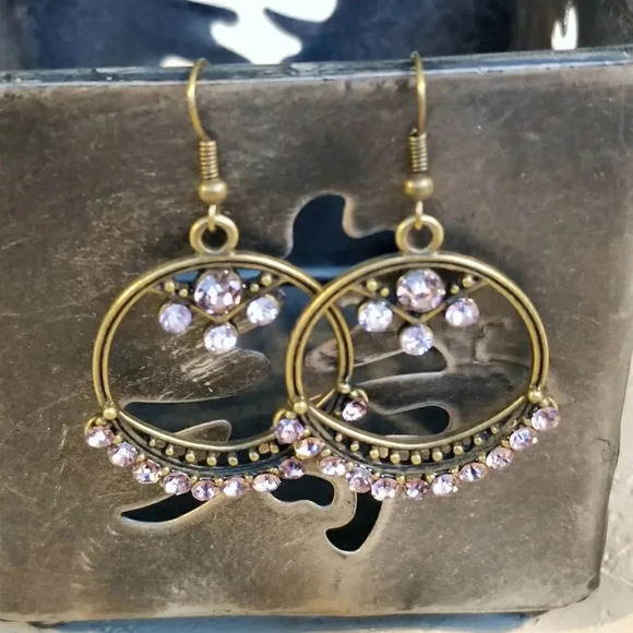 Steampunk Victorian Pale Purple Rhinestone Circle Dangle Earrings Antique Brass - Picture 1 of 4